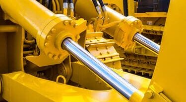 Verins hydrauliques sur engin de TP (1)